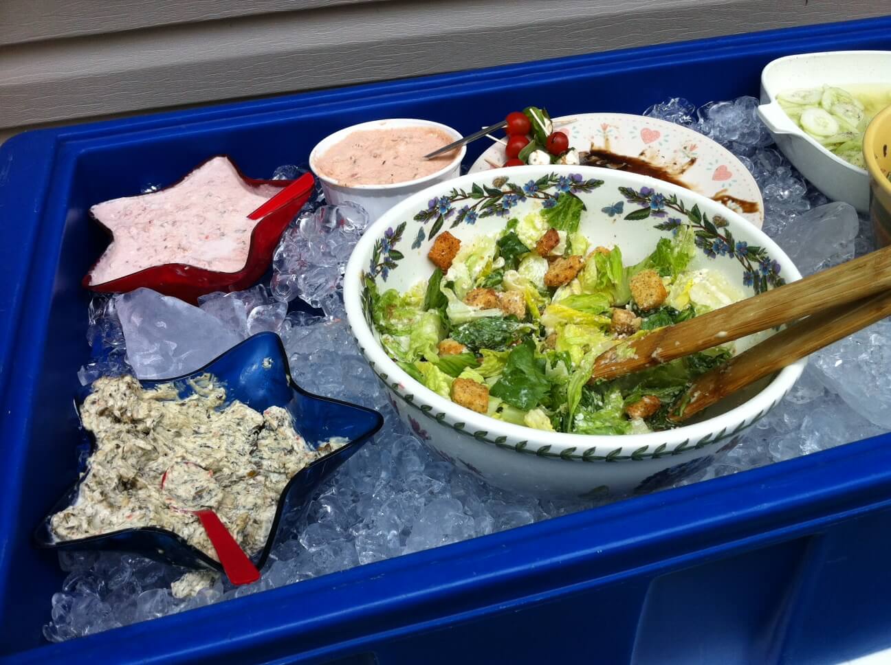 How To Keep Food Cold At a Party? 5 Amazing Methods